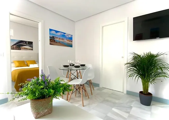 My Home In Triana, Luminoso Y Acogedor Apartamento